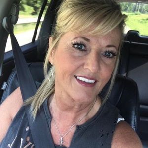 Meet your Posher, Paula